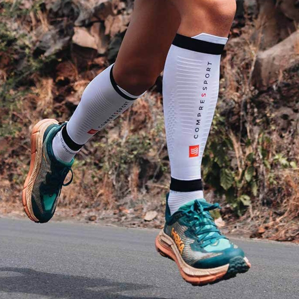 Compressport R2 3.0 Compression Calf Sleeves - White/Black