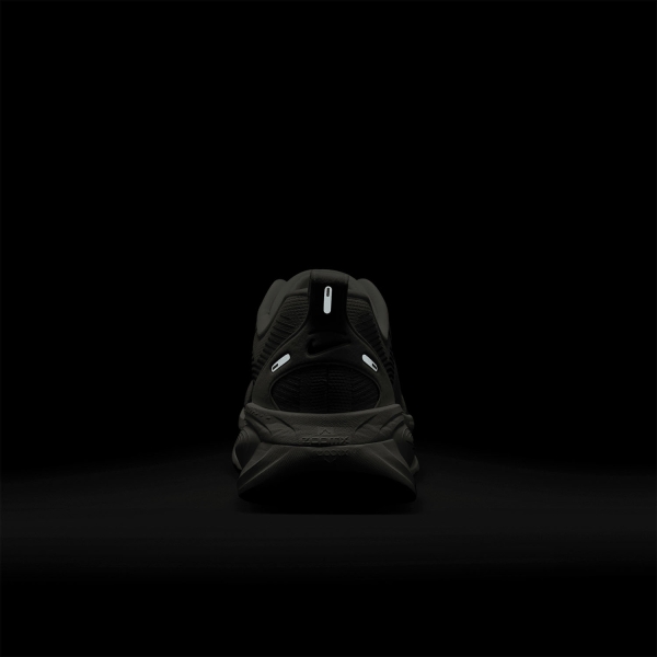 Nike Vomero 18 - Summit White/Black/Cononut Milk