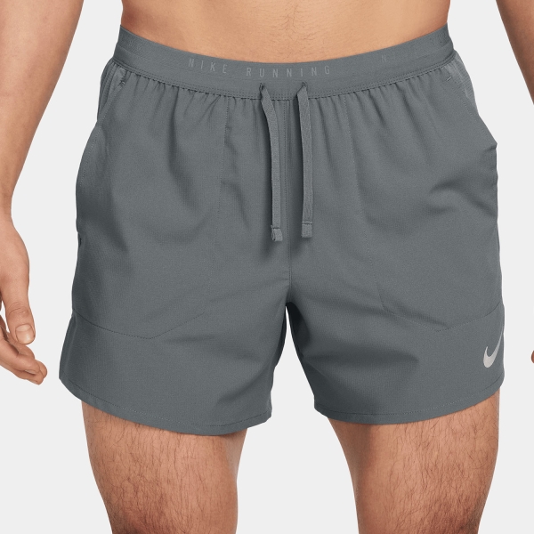 Men's Running Shorts Nike Stride DriFIT 5in Shorts  Smoke Grey/Reflective Silver IF2038084