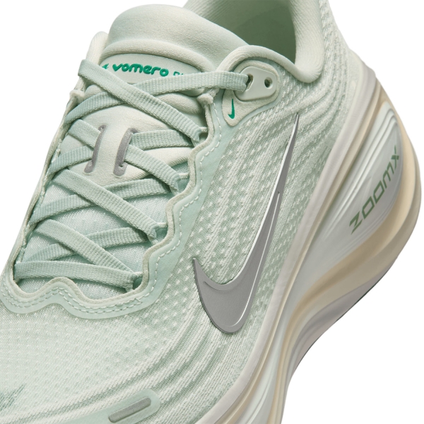 Nike Vomero Plus - Light Silver/Metallic Silver
