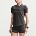 Nike Swift Graphic T-Shirt - Medium Ash/Reflective Silver