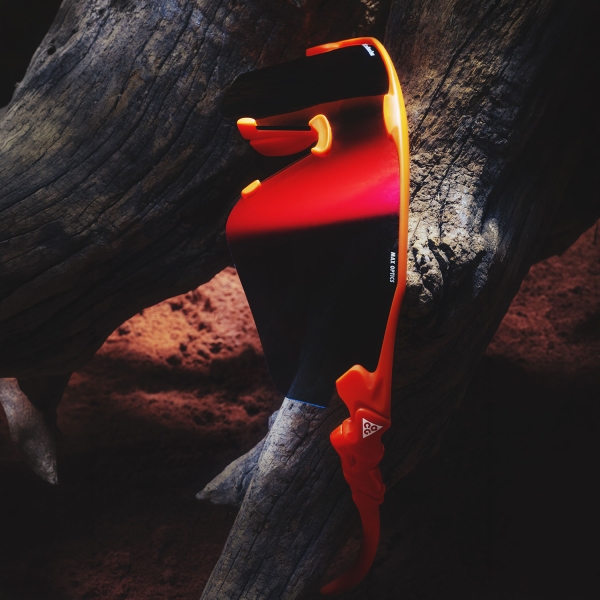 Nike ACG Vista Peak Gafas de Sol - Matte Safety Orange/Orange Mirror
