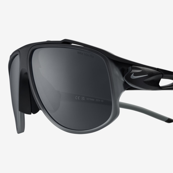 Nike Flyfree Infinity Gafas de Sol - Matte Black/Grey/Road Tint