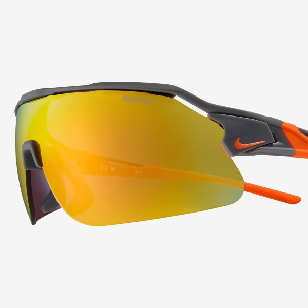 Nike Flyfree Shield Gafas de Sol - Matte Smoke Grey/Road Orange Mirror/Clear