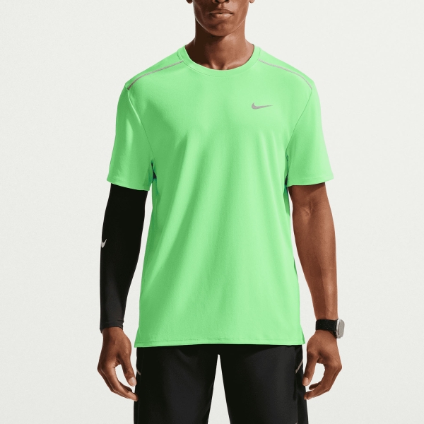 Men's Running T-Shirt Nike DriFIT UV Miler TShirt  Illusion Green/Reflective Silver IF2082336