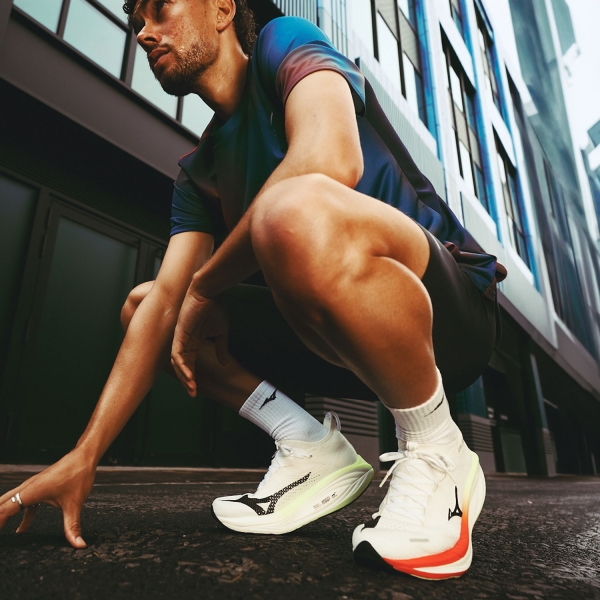 Mizuno Neo Vista 3 - White/Black/Orange