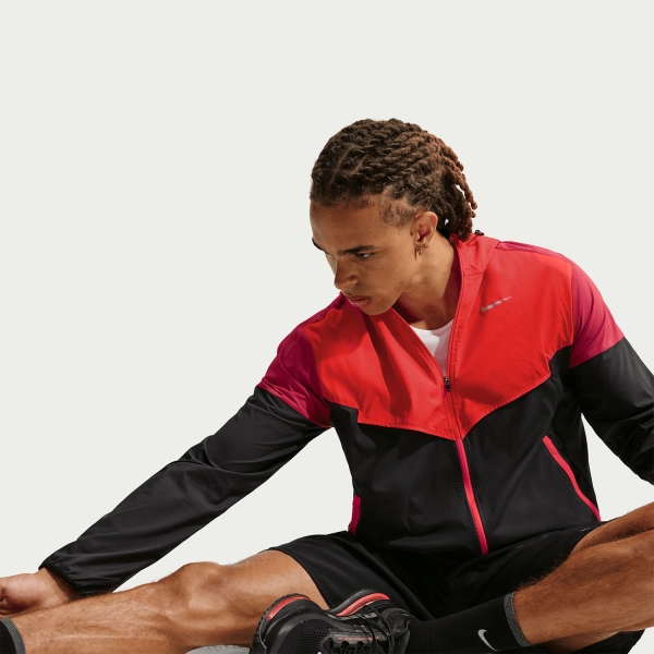 Nike Impossibly Jacket - Black/Light Crimson/Tough Red
