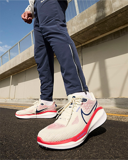 Nike Vomero 17